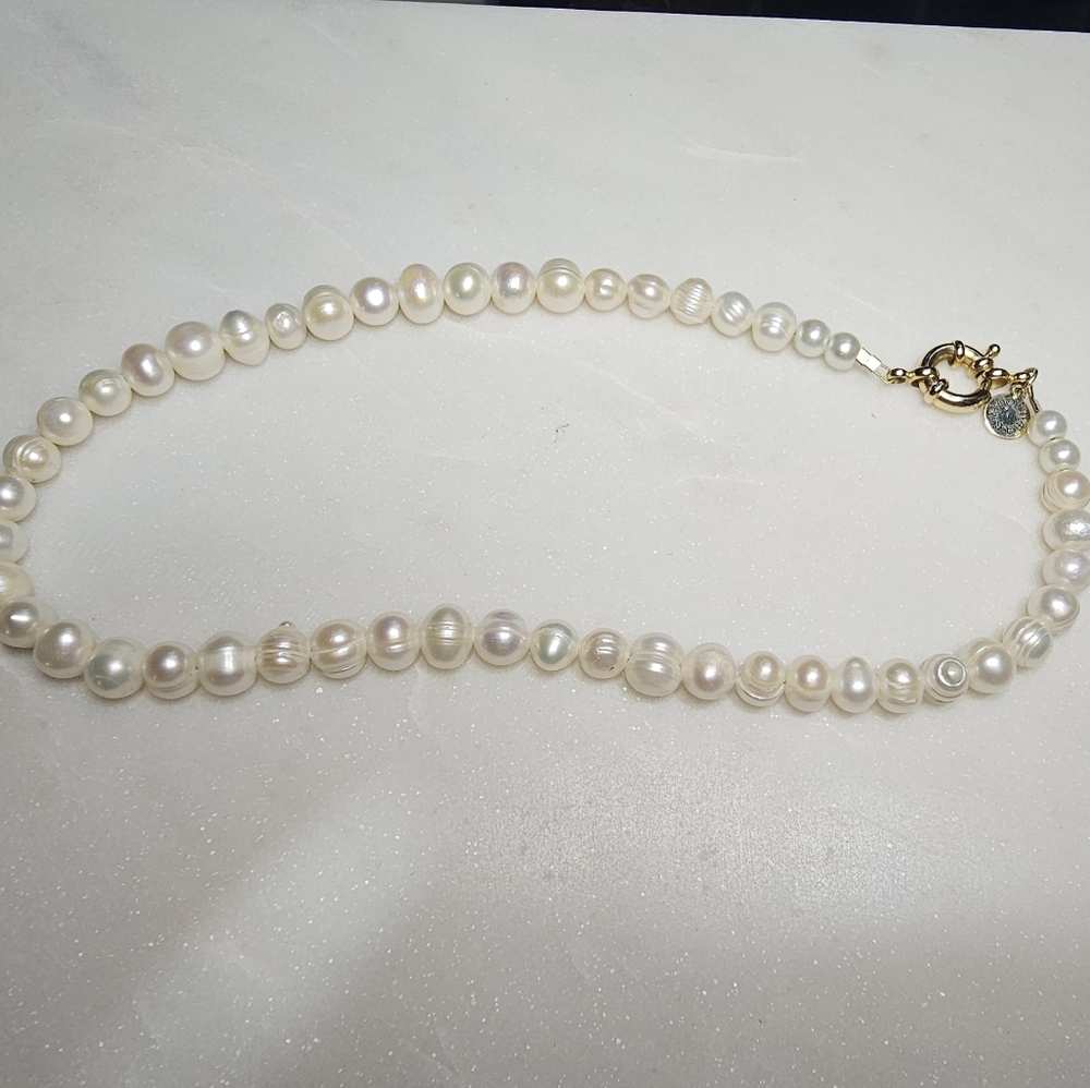 Holy Maria Elegant Pearl Necklace
